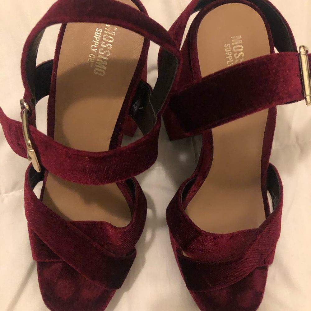 Wine red velvet heel